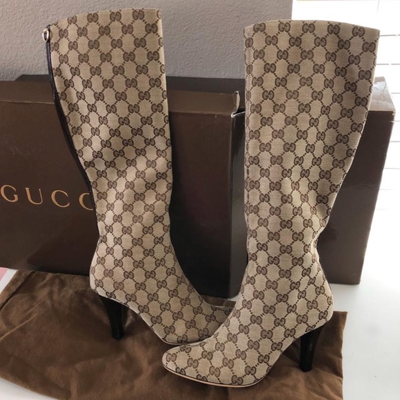 Beige Gucci signature canvas boots - Picture 4 of 8
